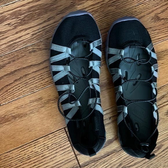 Jambu Shoes - Jambi water shoe size 7 1/2 not used new without box